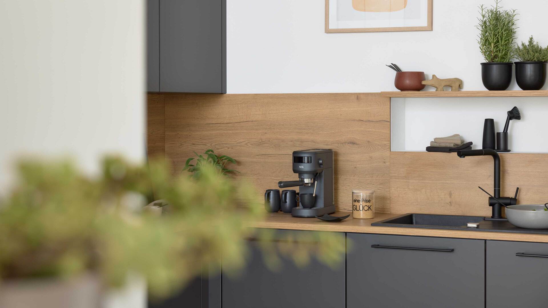 Interliving Küche Serie 3070 mit SIEMENS-Einbaugeräten