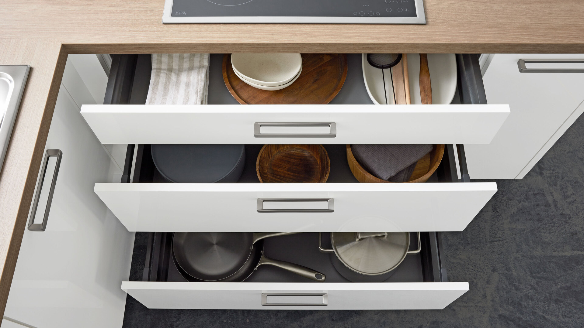 Interliving Küche Serie 3081 mit privileg Einbaugeräten