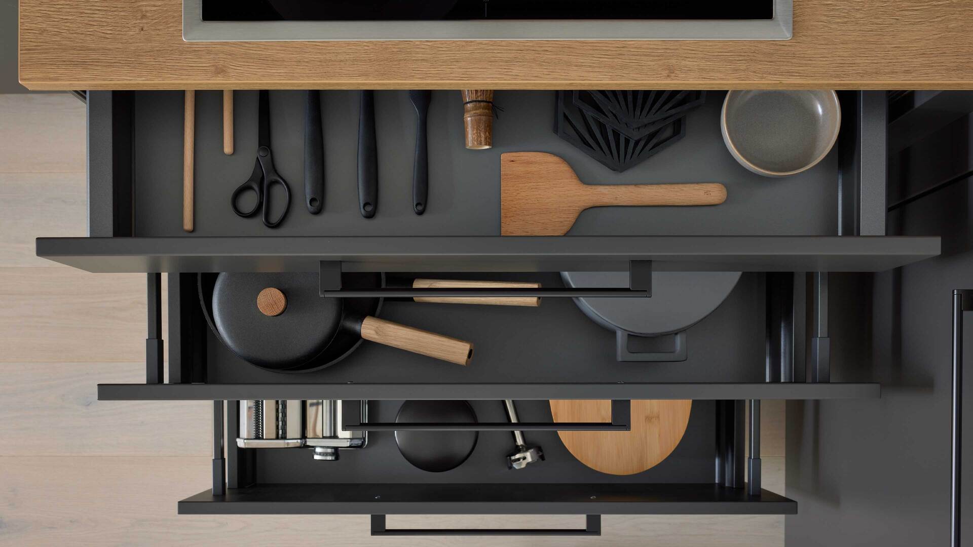 Interliving Küche Serie 3070 mit SIEMENS-Einbaugeräten