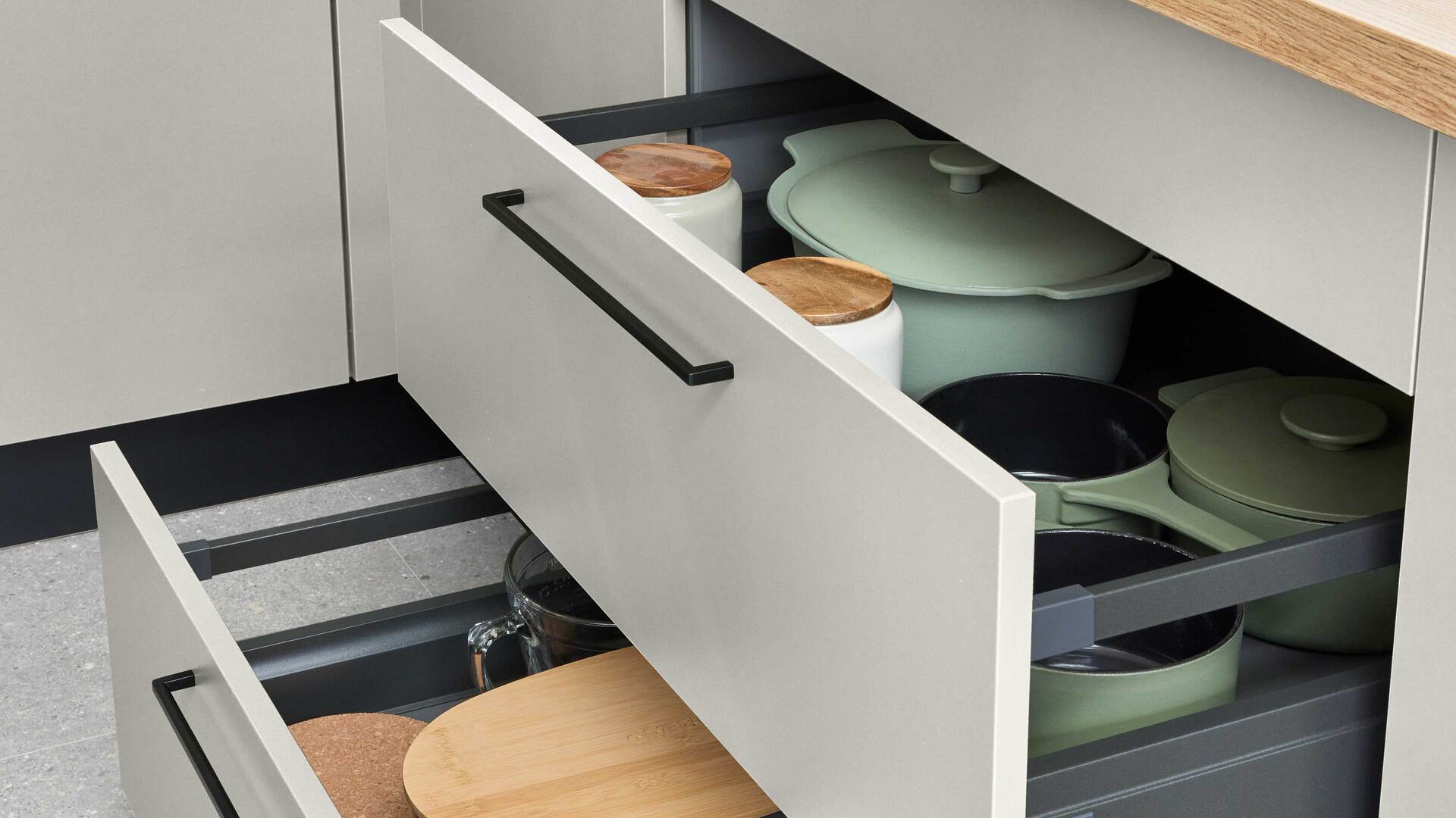Interliving Küche Serie 3086 mit SIEMENS-Einbaugeräten