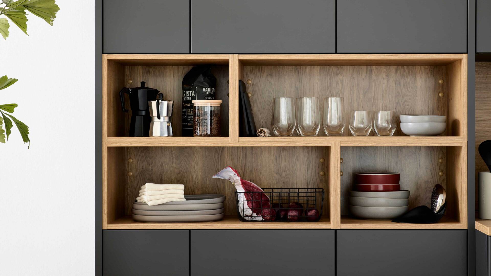 Interliving Küche Serie 3070 mit SIEMENS-Einbaugeräten