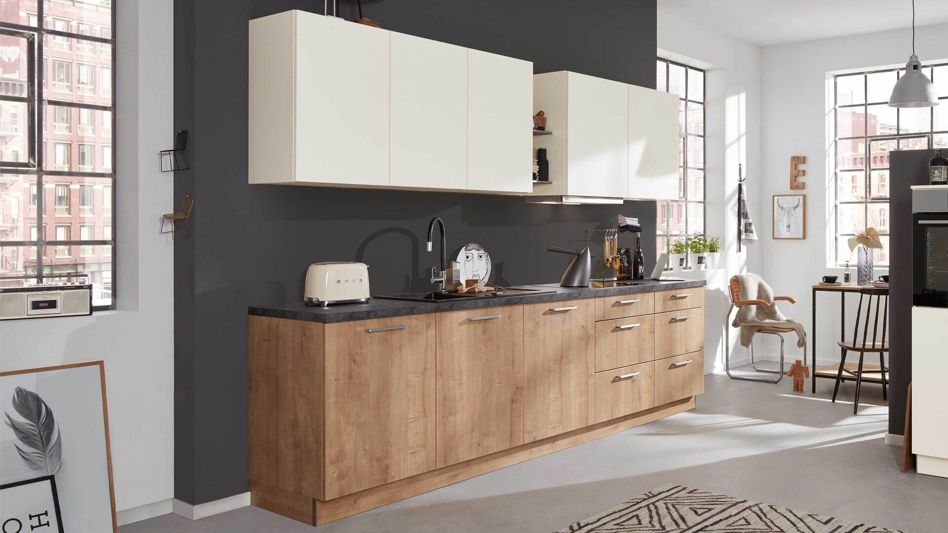 Interliving Küche Serie 3014 mit AEG Einbaugeräten