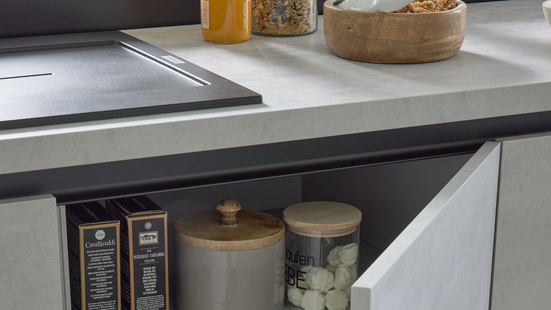 Interliving Küche Serie 3080 mit privileg Einbaugeräten