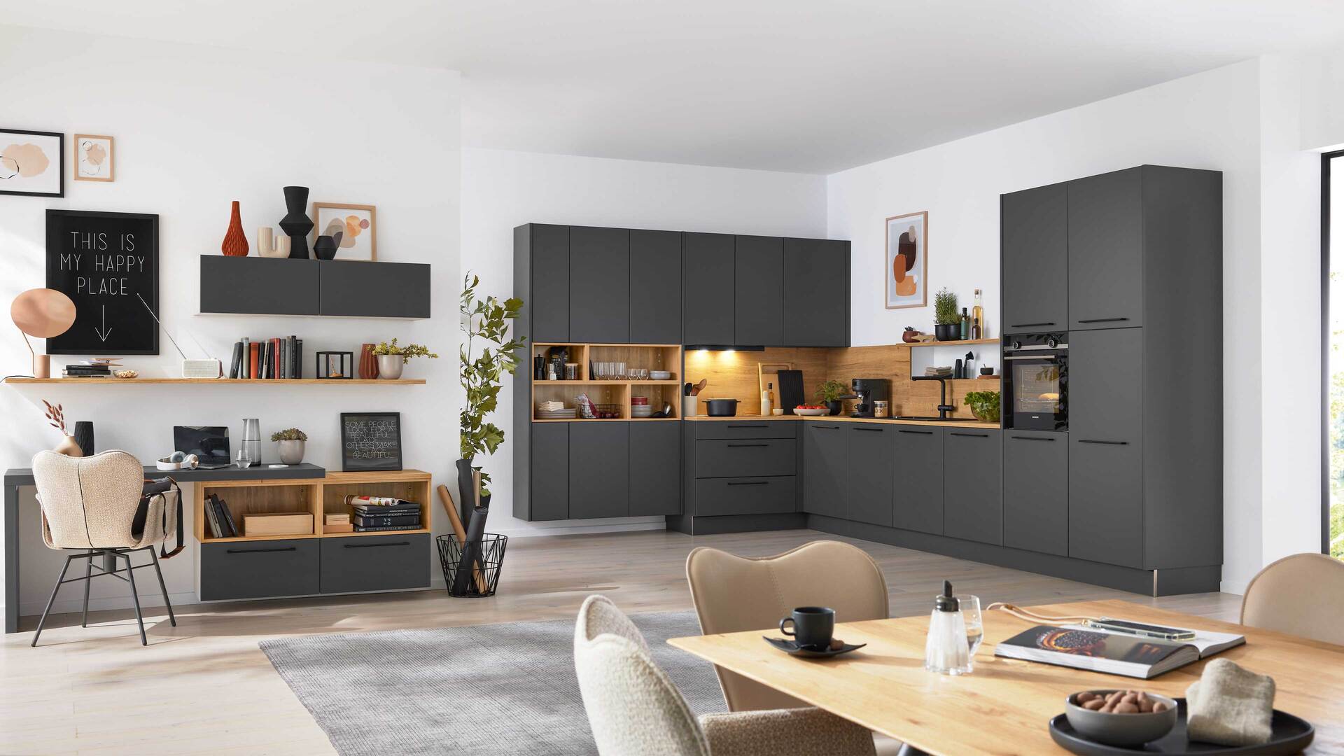 Interliving Küche Serie 3070 mit SIEMENS-Einbaugeräten
